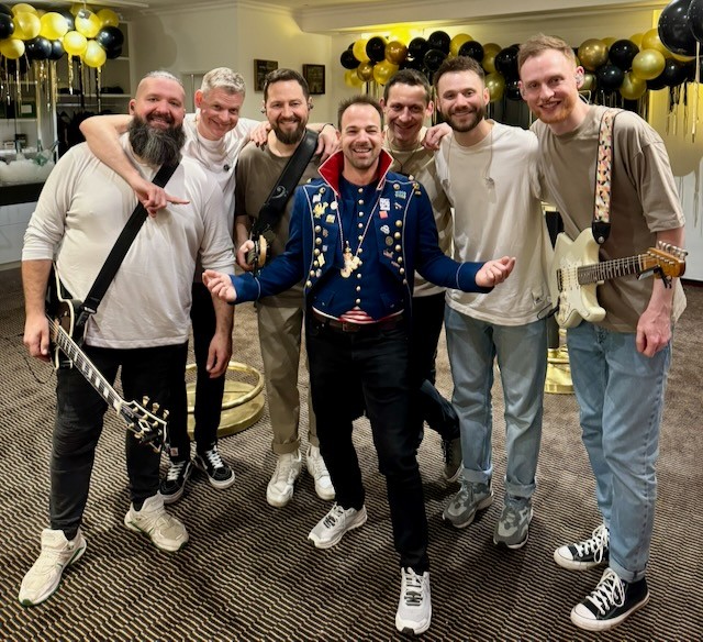 DJ René Braun gemeinsam mit der Band Stadtrand